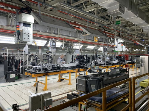 世界車，成都造 探訪東風(fēng)雪鐵龍凡爾賽C5 X的現(xiàn)代智造與綠色匠心